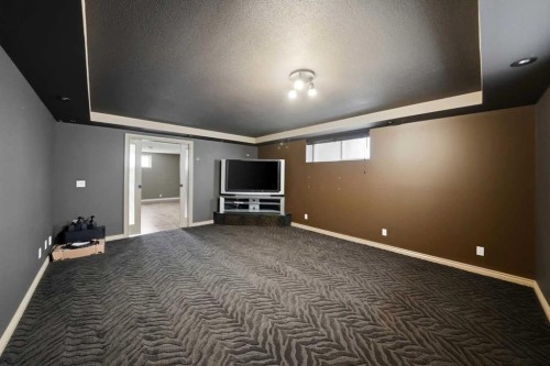 4 Drever Close, Red Deer, AB - Indoor Photo Showing Other Room