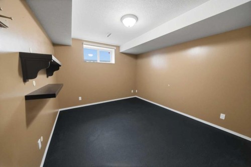 4 Drever Close, Red Deer, AB - Indoor Photo Showing Other Room