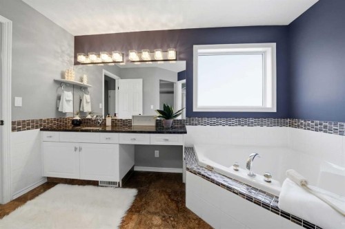 4 Drever Close, Red Deer, AB - Indoor Photo Showing Bathroom