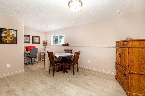 76 Daniel Close, Red Deer, AB - Indoor Photo Showing Dining Room