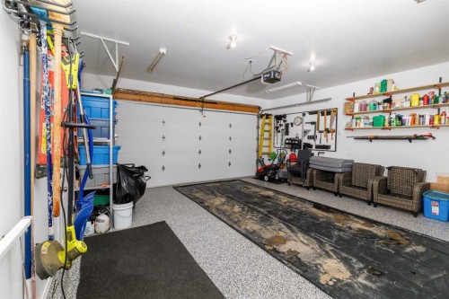 76 Daniel Close, Red Deer, AB - Indoor Photo Showing Garage
