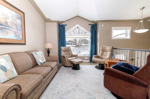 76 Daniel Close, Red Deer, AB - Indoor Photo Showing Living Room