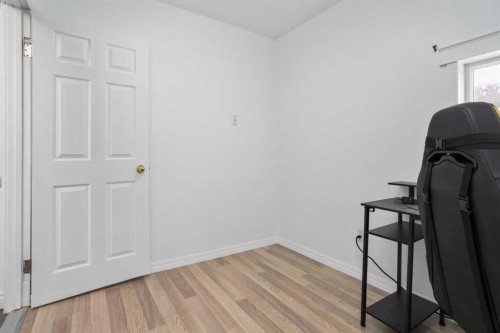 211 Red Wing Crescent, Tillicum Beach, AB - Indoor Photo Showing Other Room