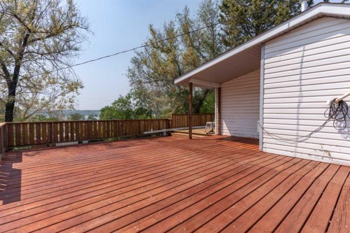 211 Red Wing Crescent, Tillicum Beach, AB - Outdoor With Deck Patio Veranda With Exterior