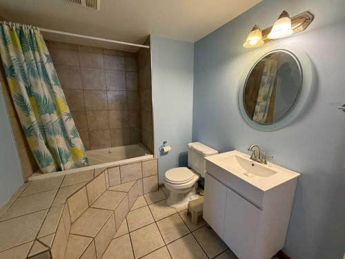 5905 61 Ave, Ponoka, AB - Indoor Photo Showing Bathroom