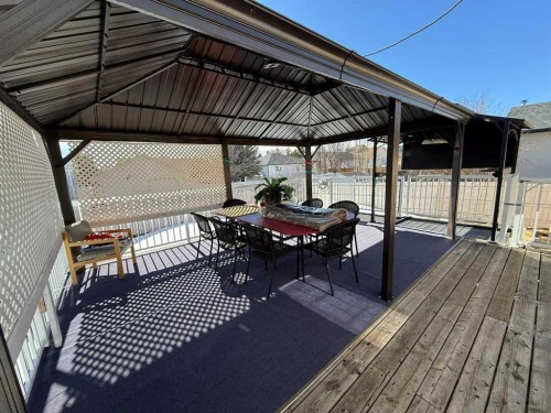 5905 61 Ave, Ponoka, AB - Outdoor With Deck Patio Veranda With Exterior