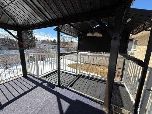 5905 61 Ave, Ponoka, AB - Outdoor With Deck Patio Veranda With Exterior