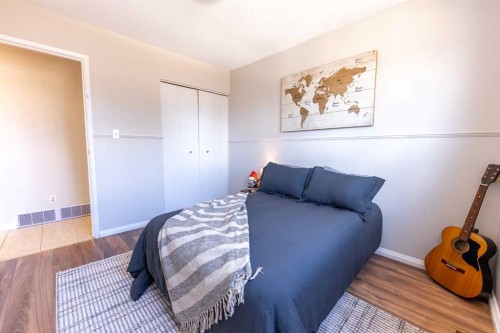 4 Barrett Drive, Red Deer, AB - Indoor Photo Showing Bedroom