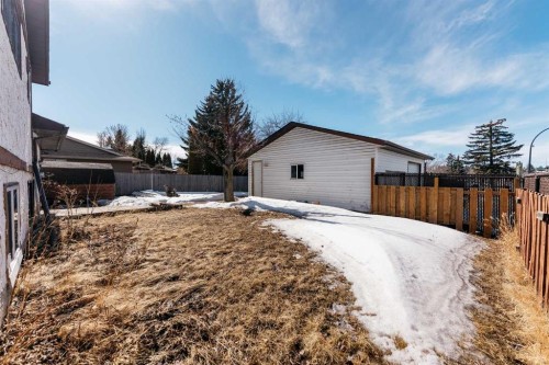 4 Barrett Drive, Red Deer, AB - Outdoor