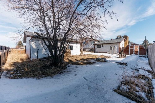 4 Barrett Drive, Red Deer, AB - Outdoor