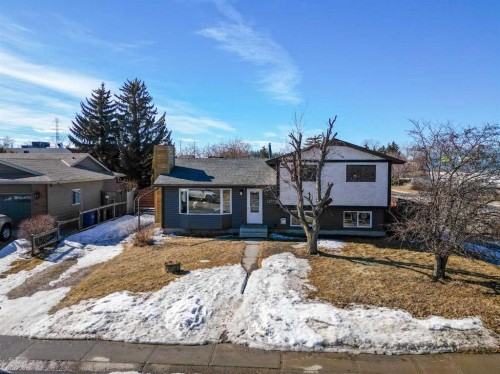 4 Barrett Drive, Red Deer, AB - Outdoor With Facade