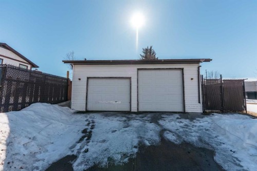 4 Barrett Drive, Red Deer, AB - Outdoor With Exterior