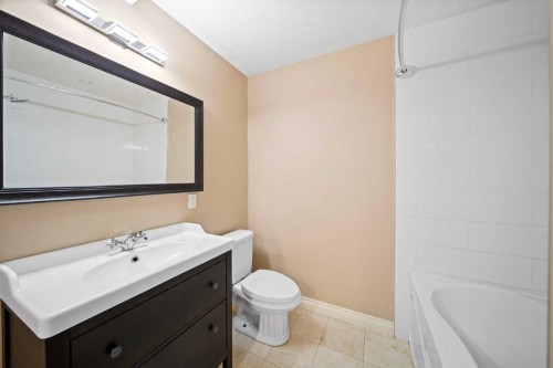116 Allwright Close, Red Deer, AB - Indoor Photo Showing Bathroom