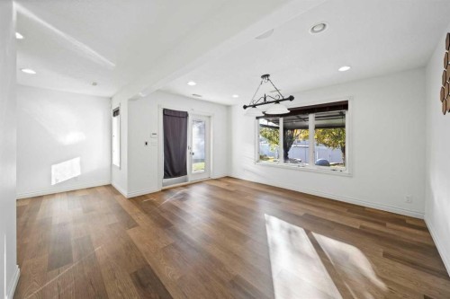 116 Allwright Close, Red Deer, AB - Indoor Photo Showing Living Room