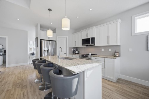 2 Vernon Close, Red Deer, AB - Indoor Photo Showing Kitchen With Stainless Steel Kitchen With Upgraded Kitchen