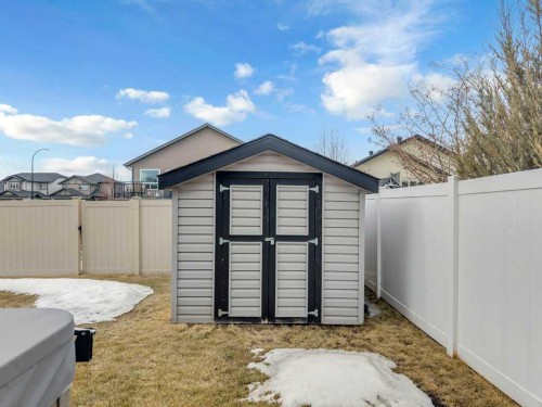 2 Vernon Close, Red Deer, AB - Outdoor