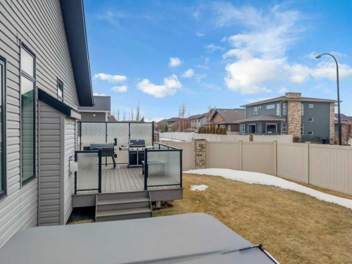 2 Vernon Close, Red Deer, AB - Outdoor