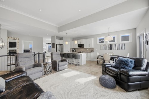 2 Vernon Close, Red Deer, AB - Indoor Photo Showing Living Room