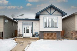 25 Hammond Close  Sylvan Lake, AB T4S 0C7