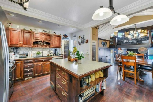5406 50 Avenue, Lacombe, AB - Indoor