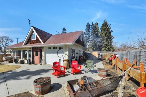 5406 50 Avenue, Lacombe, AB - Outdoor