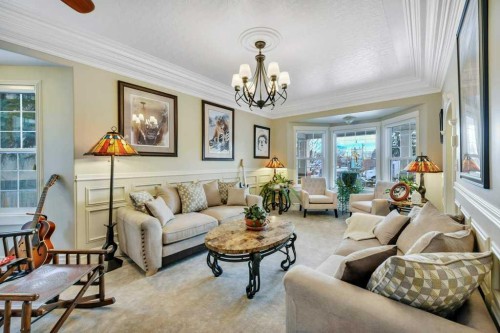 5406 50 Avenue, Lacombe, AB - Indoor Photo Showing Living Room
