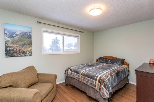 10 Patterson Crescent, Red Deer, AB - Indoor Photo Showing Bedroom