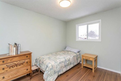 10 Patterson Crescent, Red Deer, AB - Indoor Photo Showing Bedroom