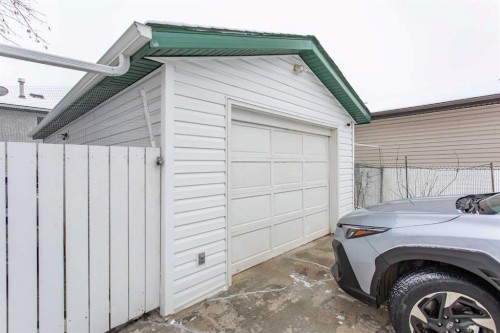 10 Patterson Crescent, Red Deer, AB - Outdoor With Exterior