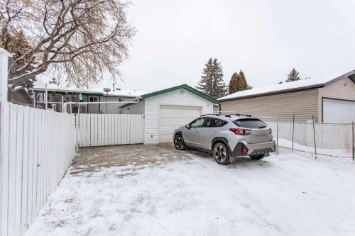 10 Patterson Crescent, Red Deer, AB - Outdoor