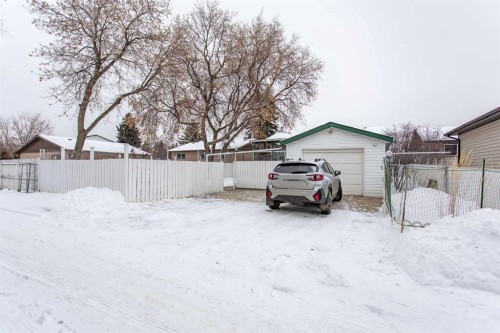 10 Patterson Crescent, Red Deer, AB - Outdoor