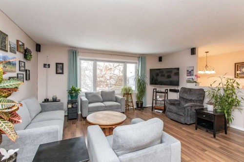 10 Patterson Crescent, Red Deer, AB - Indoor Photo Showing Living Room