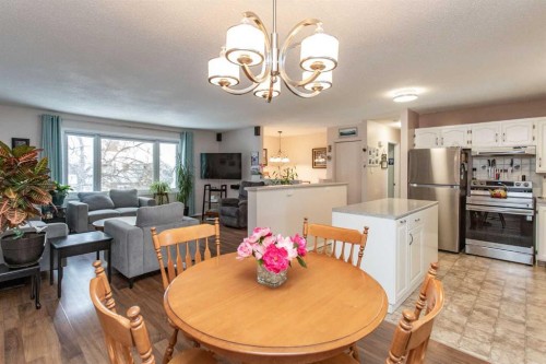 10 Patterson Crescent, Red Deer, AB - Indoor Photo Showing Dining Room