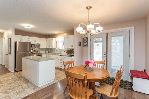 10 Patterson Crescent, Red Deer, AB - Indoor Photo Showing Dining Room