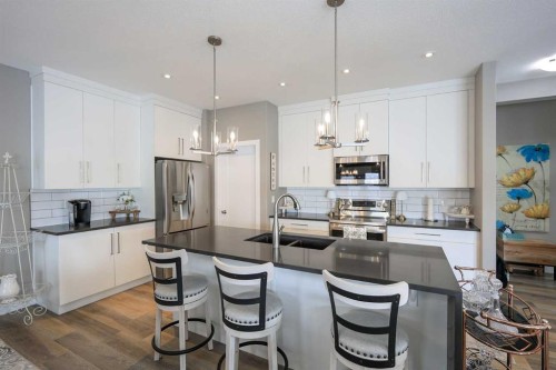 5 Trebble Close, Red Deer, AB - Indoor Photo Showing Kitchen With Stainless Steel Kitchen With Double Sink With Upgraded Kitchen