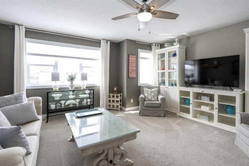 5 Trebble Close, Red Deer, AB - Indoor Photo Showing Living Room