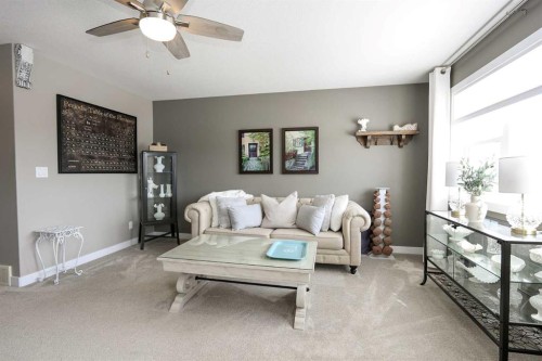 5 Trebble Close, Red Deer, AB - Indoor Photo Showing Living Room