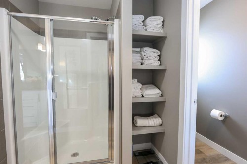 5 Trebble Close, Red Deer, AB - Indoor Photo Showing Bathroom