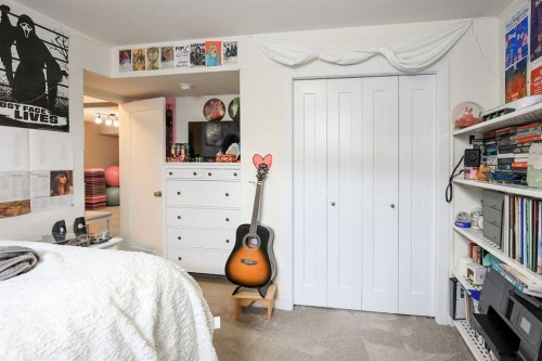 5 Trebble Close, Red Deer, AB - Indoor Photo Showing Bedroom