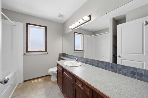 159 Lanterman Close, Red Deer, AB - Indoor Photo Showing Bathroom