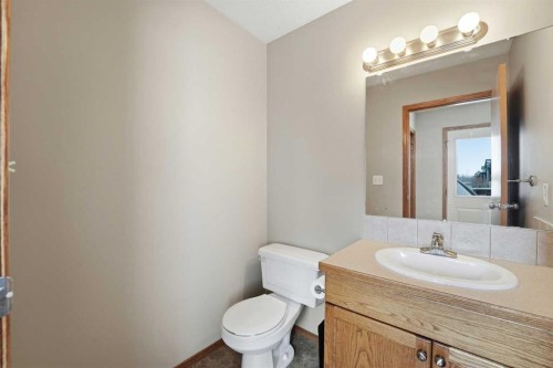 41 Winston Place, Blackfalds, AB - Indoor Photo Showing Bathroom