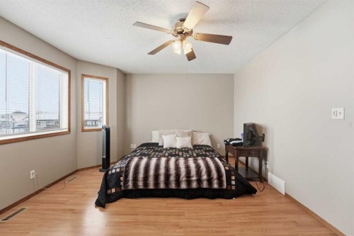 41 Winston Place, Blackfalds, AB - Indoor Photo Showing Bedroom