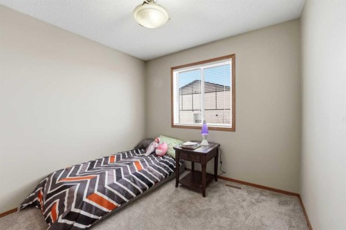 41 Winston Place, Blackfalds, AB - Indoor Photo Showing Bedroom