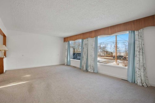 31 Jarvis Bay Drive, Jarvis Bay, AB - Indoor Photo Showing Other Room
