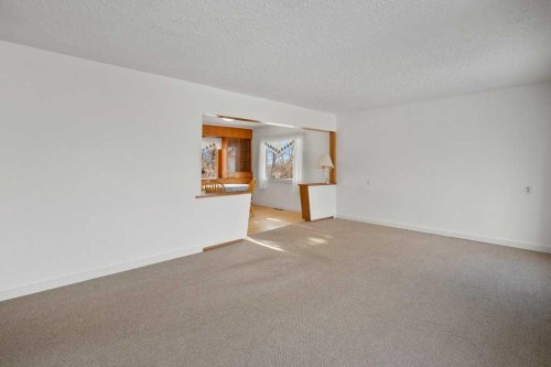 31 Jarvis Bay Drive, Jarvis Bay, AB - Indoor Photo Showing Other Room