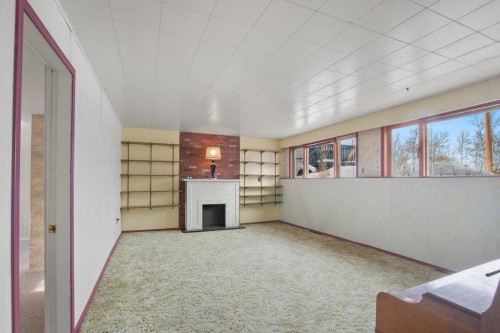 31 Jarvis Bay Drive, Jarvis Bay, AB - Indoor Photo Showing Other Room