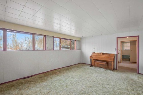 31 Jarvis Bay Drive, Jarvis Bay, AB - Indoor Photo Showing Other Room