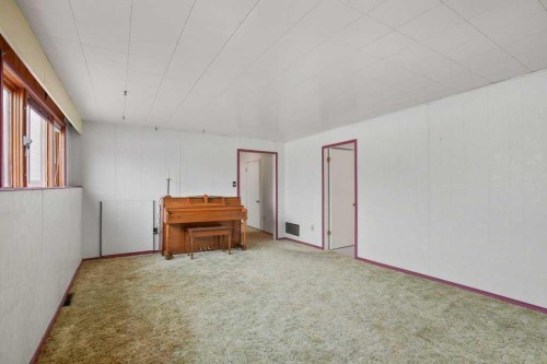 31 Jarvis Bay Drive, Jarvis Bay, AB - Indoor Photo Showing Other Room