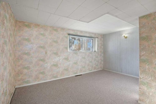 31 Jarvis Bay Drive, Jarvis Bay, AB - Indoor Photo Showing Other Room