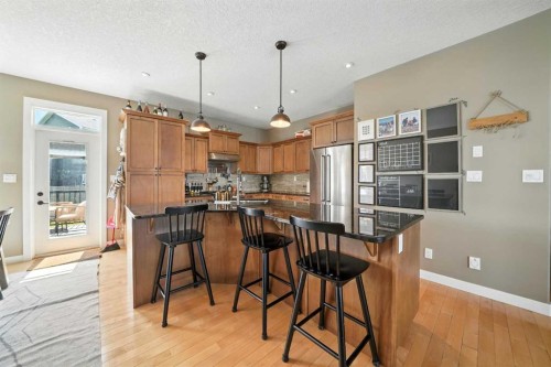 6511 57 Street, Olds, AB - Indoor Photo Showing Kitchen With Stainless Steel Kitchen